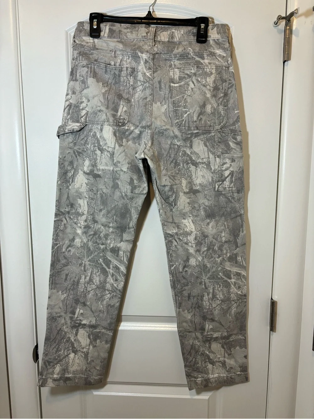 Hollister Men's Gray Abstract Print Cargo Pants
